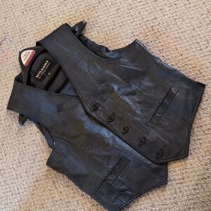 Wilson’s black leather button vest Great Condition Soft Real Non Smoking Home